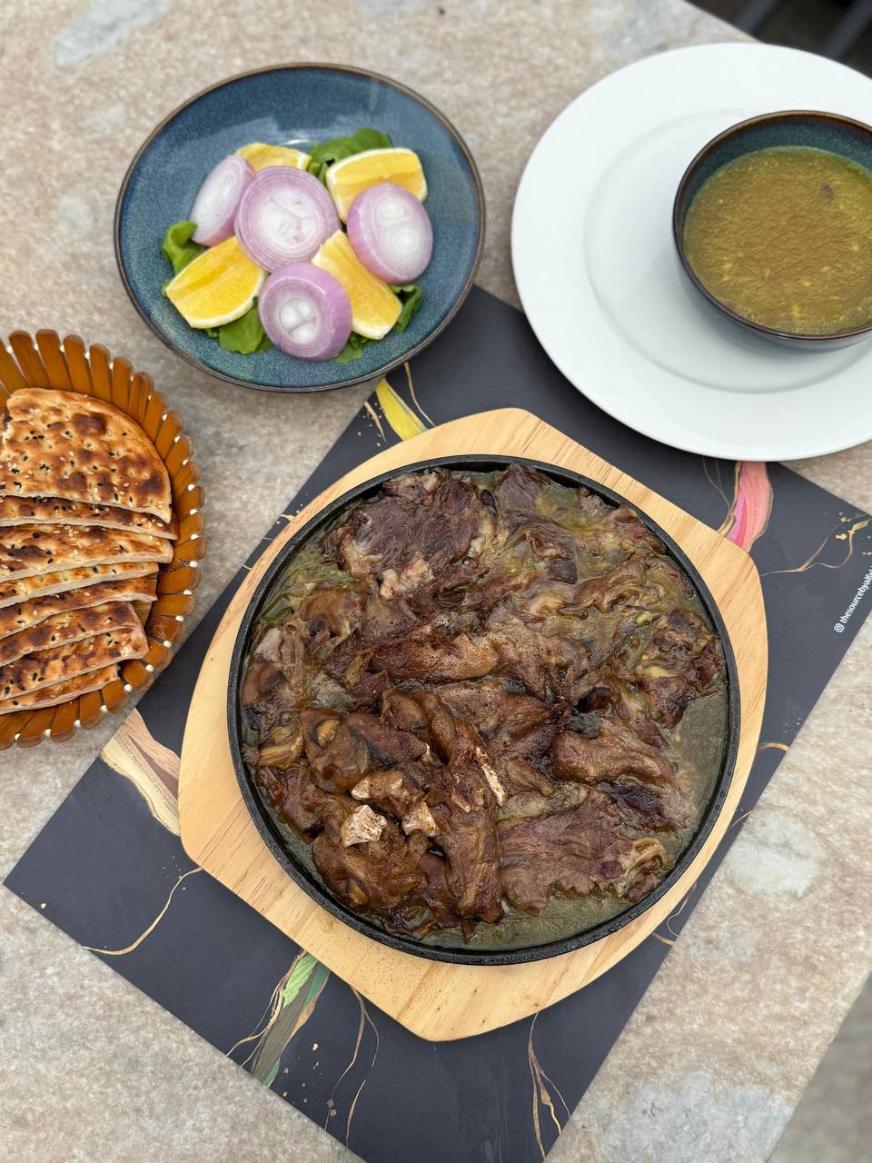 kalleh pacheh set in Source